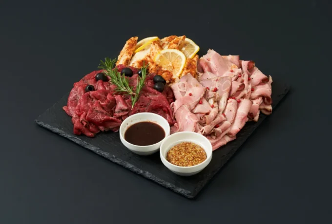 肉盛り 3種 (ローストビーフ・ローストポーク・スパイシーグリルチキン)