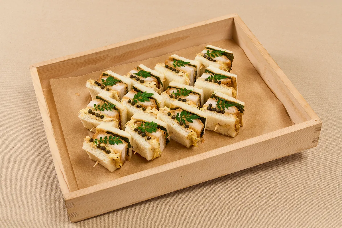 山椒薫るこだわりロースカツサンド