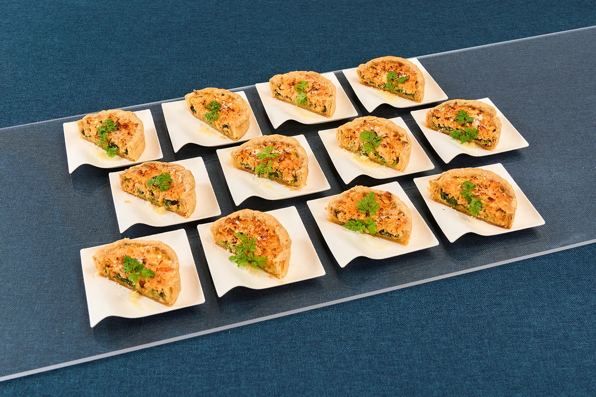 炙り鮭とほうれん草のキッシュ