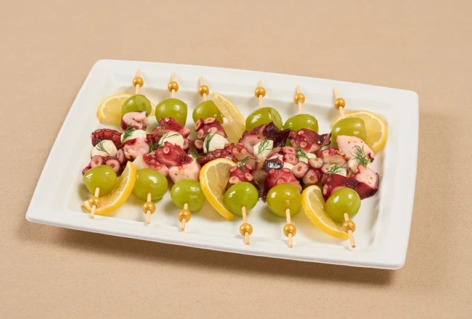 たことモッツアレラチーズの柚子胡椒マリネピンチョス