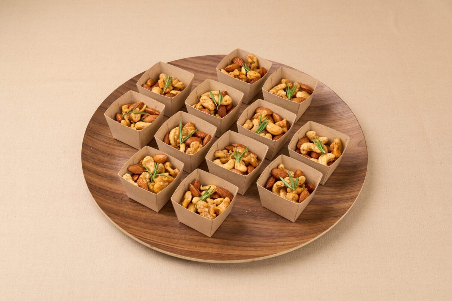 スパイシーミックスナッツ