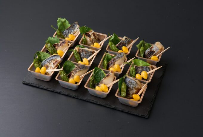 さわらの西京焼き 揚げししとうと銀杏の彩り