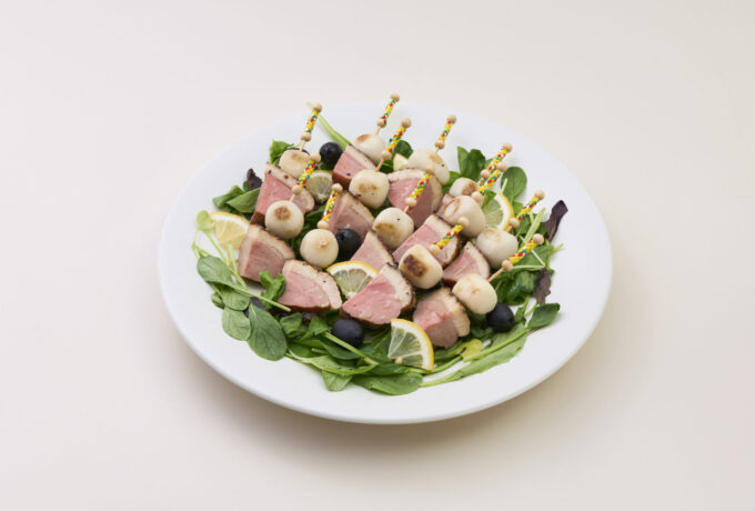 胡椒薫る合鴨と里芋のピンチョス