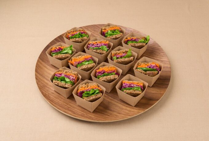 カラフルベジタブルのサンドイッチ