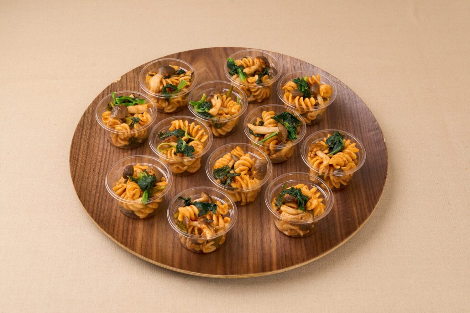 ほうれん草ときのこのトマトソースパスタ