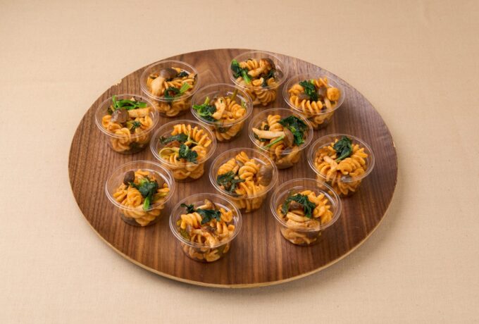 ほうれん草ときのこのトマトソースパスタ