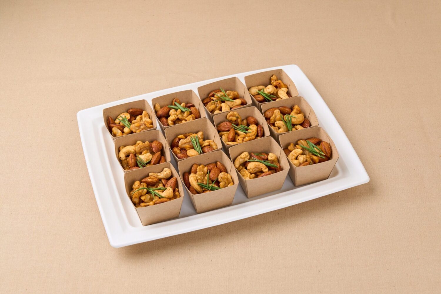 スパイシーミックスナッツ