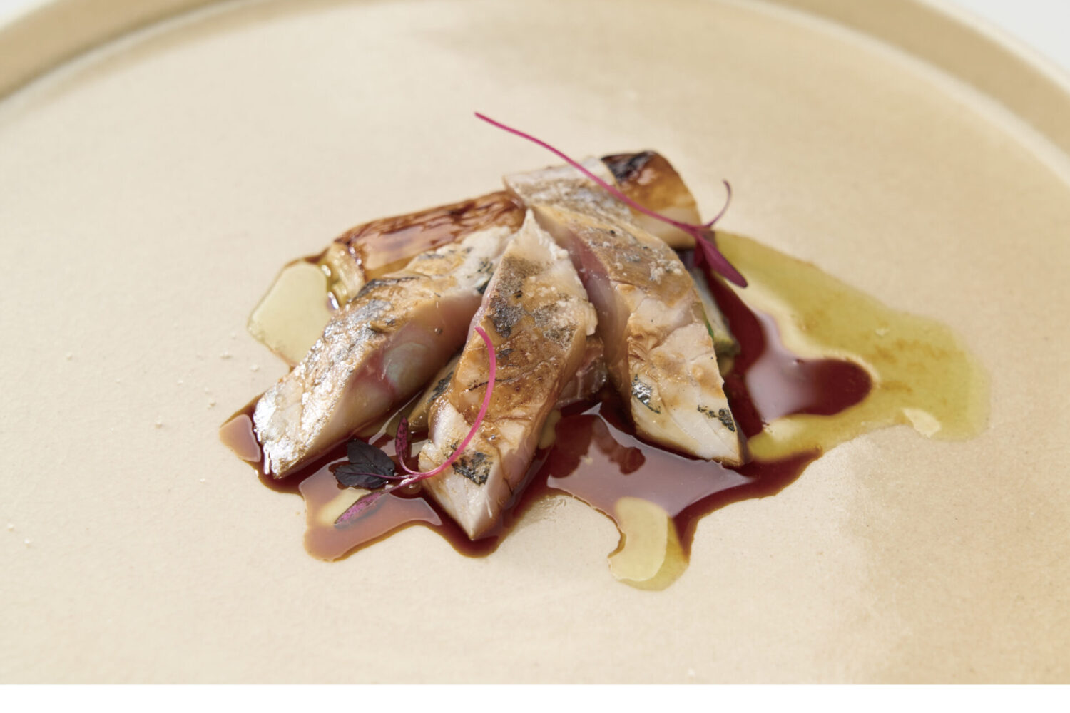 縞鯵の炙り 魚醤とネギオイル