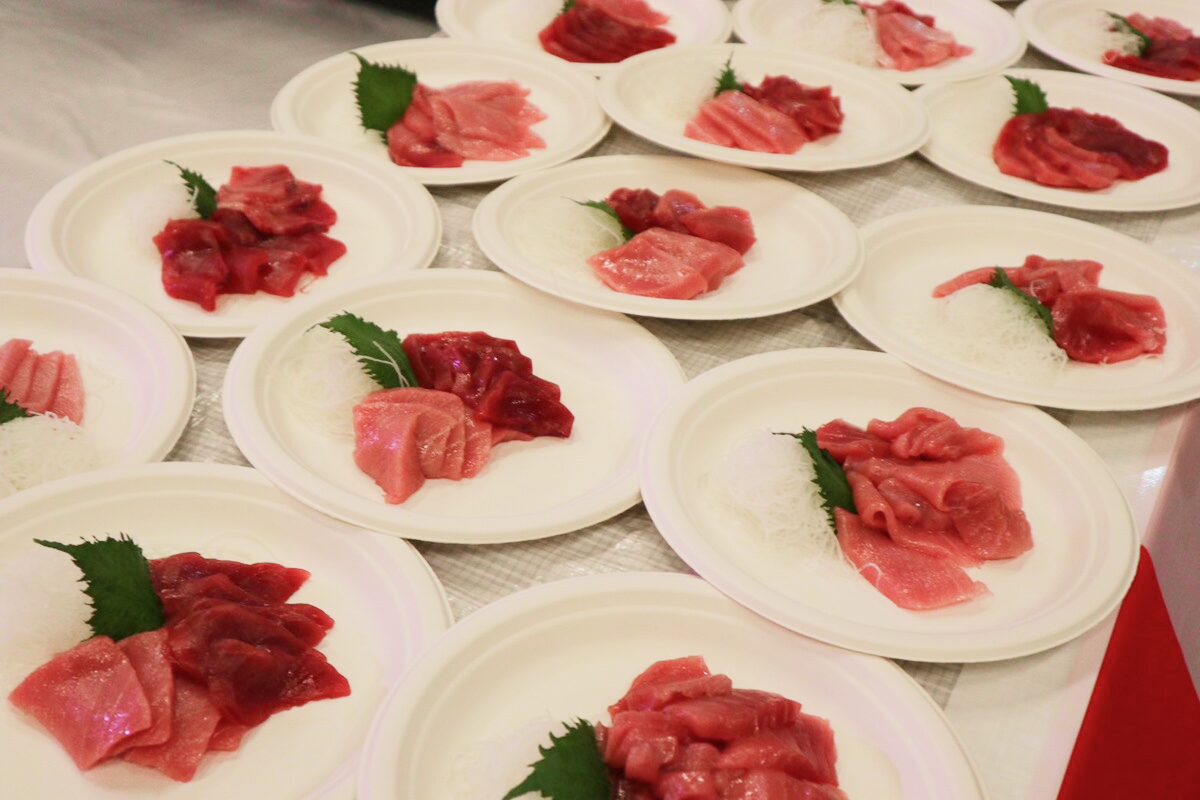 マグロの解体ショー